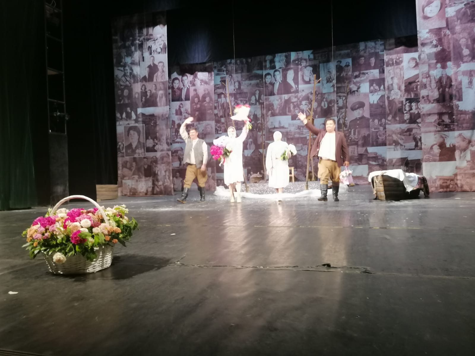 Марат Әхмәтов Тинчурин театрында «Нәзер» спектаклен карады