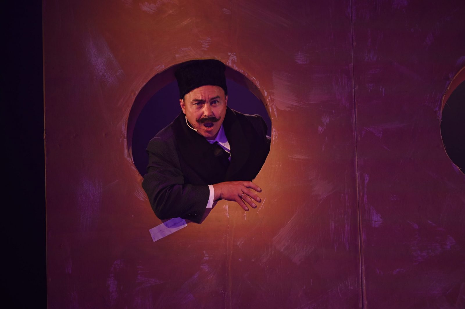 Тинчурин театрында “Ал яулык, зәңгәр шәл” спектакленең премьерасы үтте